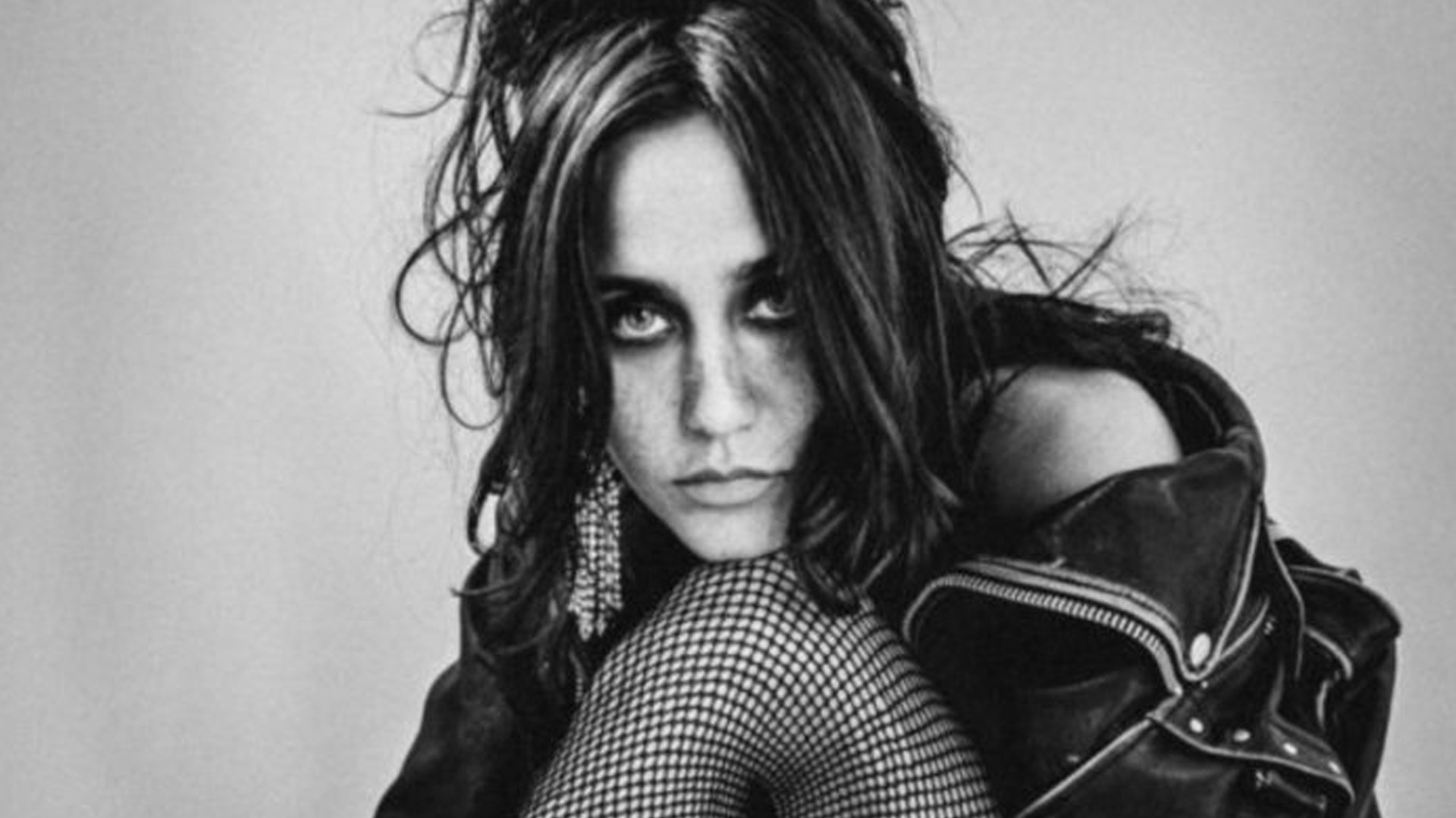 Jesse Jo Stark by Tom Pallant