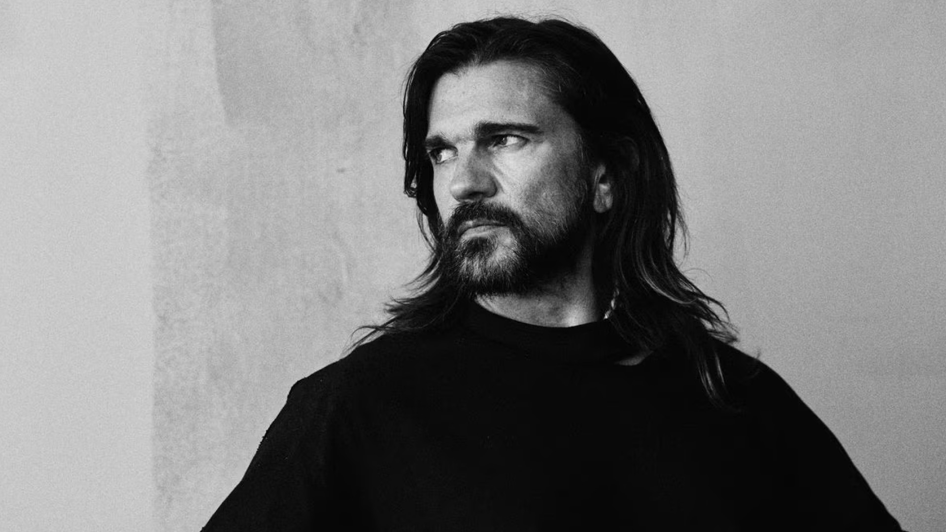 Juanes by Mario Alzatee